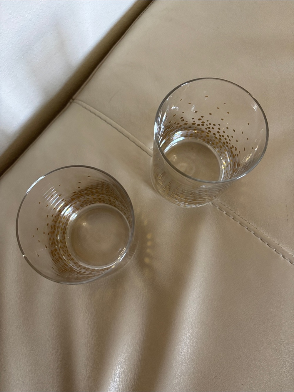 Set of 2 Gold Dot Glasses - Picture 2 of 3